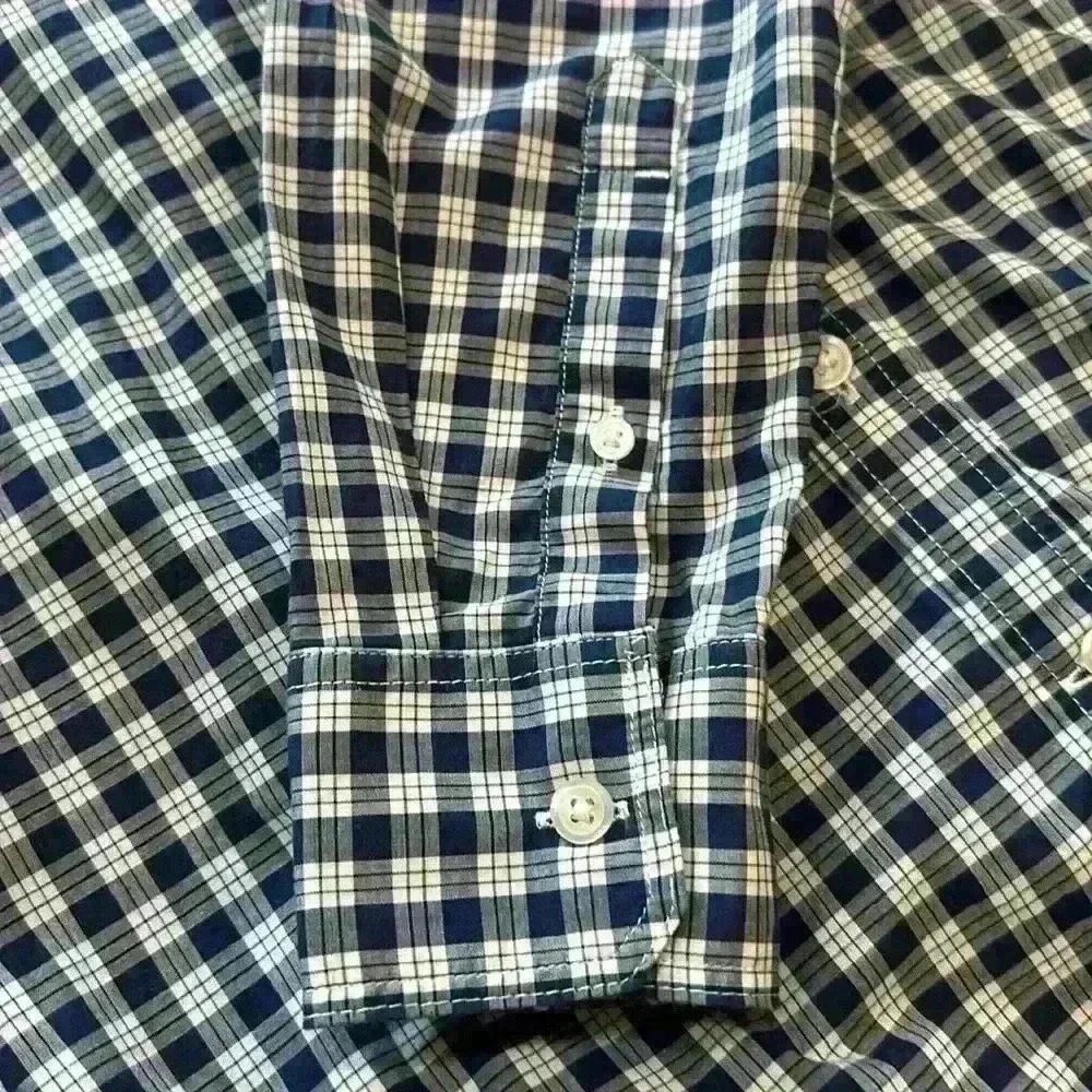 Banana Republic Soft Wash Button Down Shirt - Picture 11 of 12